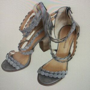 Strappy Scallop Suede Trim Sandal Block Heel Size 9 Mushroom